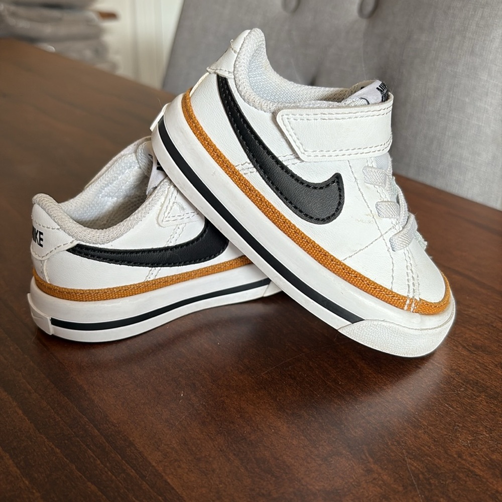 Toddler Nike Sneakers - Picture 2 of 3